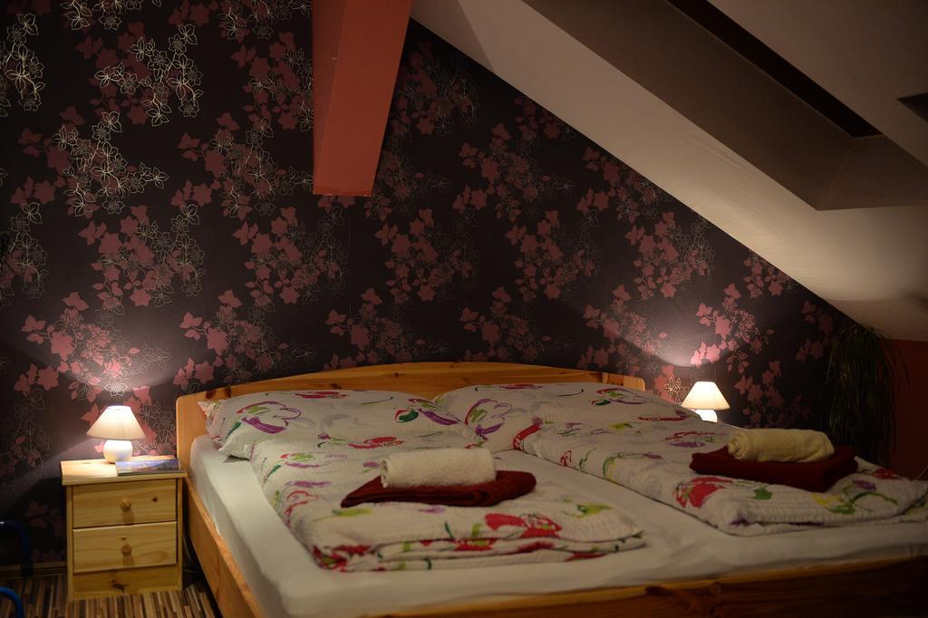 Sopron Eszter Apartman Habitación foto