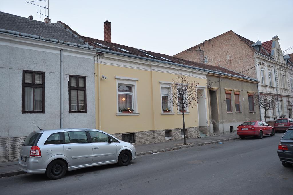 Sopron Eszter Apartman Habitación foto