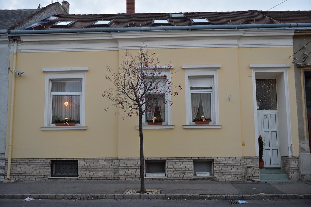 Sopron Eszter Apartman Habitación foto